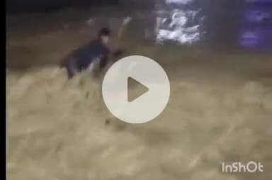 हरिद्वार: रानीपुर में उफनती बरसाती नदी पार कर रहे नशे में धुत युवक की जान बची, वीडियो हुआ वायरल