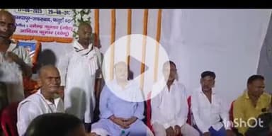 फतुहा: स्थानीय विधायक सह पूर्व मंत्री डॉ. रामानंद यादव श्रद्धा भोज में शामिल होने सम्मसपुर पहुंचे