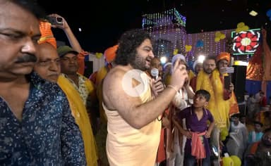 अगर मुझे भिक्षा देना चाहते हो तो जातियों में न बटकर " एक हिन्दू होने " की होने की भिक्षा दो , ये सच मे संगठित होने का गर्व है | |