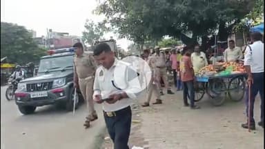 धनौरा: यातायात नियमों के प्रति जागरूक कर पुलिस एवं पालिका की संयुक्त टीम ने चलाया अतिक्रमण हटाओ अभियान