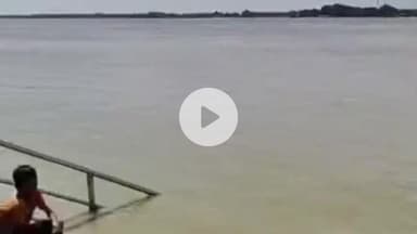 बक्सर: बक्सर में खतरे के निशान से 16 सेमी ऊपर बह रही गंगा, जेई बोले- कल से जलस्तर होगा स्थिर