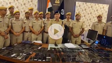 झालरापाटन: झालावाड़ साइबर पुलिस ने 246 गुमशुदा मोबाइल किए ट्रेस, SP अमित कुमार ने दफ्तर में बरामद मोबाइलों को मालिकों को लौटाए