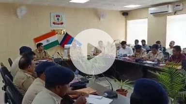 गुमला: एसपी ने सड़क सुरक्षा और मानव तस्करी को लेकर थाना प्रभारियों को दिए निर्देश