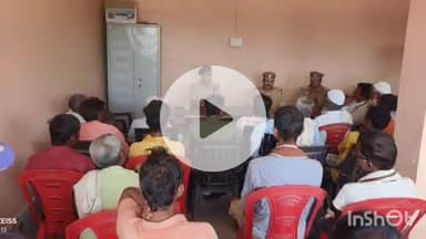 बिधूना: बेला थाना क्षेत्र के बडेराहार गांव में क्षेत्राधिकार बिधूना की मौजूदगी में हुई पीस कमेटी की बैठक