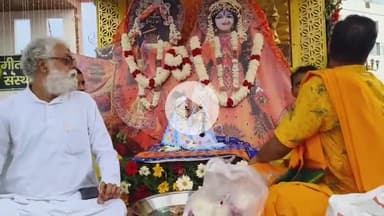 थानेसर: गीता मनीषी स्वामी ज्ञानानंद जी के सानिध्य में श्री राधा अष्टमी पर शहर में निकली शोभायात्रा