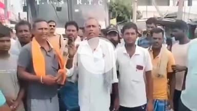 త్రిపురారం: మండల కేంద్రంలోని ప్రాథమిక వ్యవసాయ సహకార కేంద్రం ముందు యూరియా కోసం రైతుల ఆందోళన