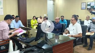 रामपुर: शनिवार को विकास भवन में मुख्य विकास अधिकारी नन्द किशोर कलाल की अध्यक्षता में श्रम बन्धु की बैठक का आयोजन किया गया