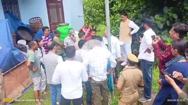 घाट: तहसील प्रशासन की टीम ने नंदानगर के भूधंसाव प्रभावित क्षेत्र का लिया जायजा, परिवारों को सुरक्षित स्थानों पर भेजा