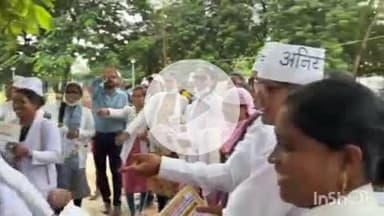 जगदलपुर: एनएचएम कर्मचारियों ने नगर निगम जगदलपुर के सभी 48 वार्डों में जाकर मोदी की गारंटी लापता होने की दी जानकारी