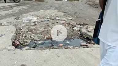 करछना: इरादतगंज चौराहे के पास गड्ढे में तब्दील हुआ कई गांवों को जोड़ने वाला मुख्य मार्ग, राहगीर हो रहे परेशान #Jansamasya