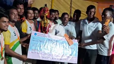 बगोदर: हैसला गेंदोडीह में फुटबॉल मैच के फाइनल में गोमिया करमाटांड ने कुसमरजा को हराया