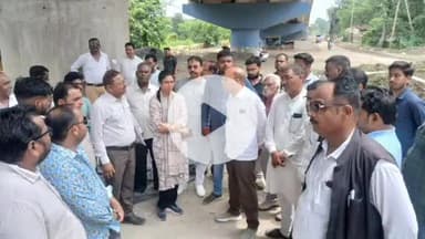 सागर नगर: रेलवे ब्रिज निर्माण की धीमी गति पर विधायक प्रदीप लारिया ने जताई नाराज़गी, दिसंबर तक कार्य पूरा करने के निर्देश