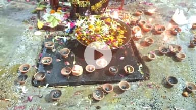 कन्नौज: कन्नौज शहर के मकरन्दनगर स्थित शनि मंदिर में देर रात तक रही भक्तों की भीड़, जानिए क्या है खास वजह