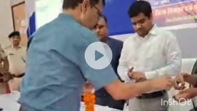 सुपौल: जिला निबंधन परामर्श केंद्र सुपौल में विधानसभा चुनाव के लिए सेक्टर पदाधिकारियों को दिया गया प्रशिक्षण