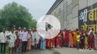 बांसवाड़ा: कुपड़ा ओवर ब्रिज के नीचे टूटी सड़क के कारण बस का संतुलन बिगड़ा, यात्रियों से भरी बस गड्डों में धंसी, जताया आक्रोश