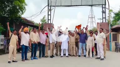 थानेसर: अंबाला में रोडवेज कर्मचारियों से मारपीट के विरोध में कुरुक्षेत्र बस स्टैंड पर कर्मचारियों ने जताया रोष