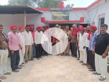 बिधूना: सहार थाना प्रभारी पंकज मिश्रा ने चौकीदारों के साथ आगामी त्योहारों को लेकर की बैठक