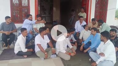 सरदारशहर: वीर तेजाजी महाराज की विशाल शोभायात्रा और जागरण को लेकर वीर तेजाजी मंदिर में आयोजित हुई बैठक