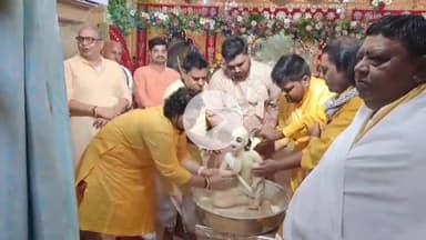 मथुरा: वृंदावन में संगीत शिरोमणि स्वामी हरिदास महाराज का मनाया गया जन्मोत्सव