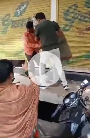 टीकमगढ़: डिप्टी रेंजर की पहल: टीकमगढ़ में भीख मांग रहे 10 मानसिक रोगियों को डबरा में कराया भर्ती