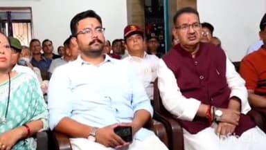 देहरादून: कैबिनेट मंत्री गणेश जोशी ने बूथ संख्या तीन, नया गांव में सुनी पीएम मोदी के मन की बात कार्यक्रम