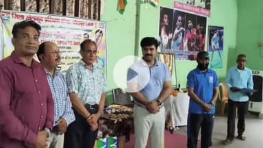 धौलपुर: बड़ी फील्ड में आयोजित कार्यक्रम में कलेक्टर ने कहा, खिलाड़ियों को खेलों में बेहतर भविष्य बनाना चाहिए