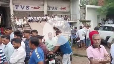 एत्मादपुर: नगला रामबक्स में महिला का शव रखकर परिजनों ने की कार्रवाई की मांग