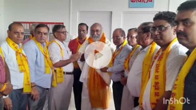 संभल: एचौड़ा कम्बोह कल्कि धाम में हिंदू जागृति मंच के 45 सदस्यों का स्वागत द्वार पर रोली चंदन से तिलक किया गया