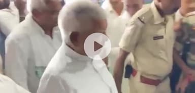 पटना ग्रामीण: लालू प्रसाद यादव पूर्व मंत्री श्याम रजक के आवास पर पहुंचे, श्रद्धांजलि सभा में हुए शामिल