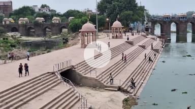 जौनपुर: हनुमान घाट पर सेल्फी के चक्कर में युवक ने गंवाई जान