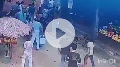 जानसठ: ककरौली के गाँव तेवडा में रात एक युवक के साथ दबंगों ने की मारपीट, घटनाक्रम CCTV में कैद, पुलिस जांच में जुटी