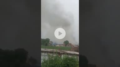 लखनऊ में पटाखा फैक्ट्री में विस्फोट viral video