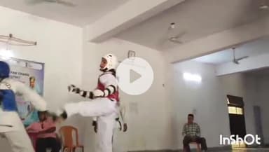 मुंगेर: मुंगेर में मेजर ध्यानचंद जयंती पर जिला प्रशासन और ताइक्वांडो एसोसिएशन द्वारा ताइक्वांडो प्रतियोगिता आयोजित