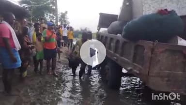 मुंगेर: कुतुलपुर में कटाव से ग्रामीणों का पलायन शुरू, सामान लेकर ऊंचे स्थानों पर जाने को मजबूर
