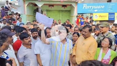 पांकी: पांकी में झोलाछाप डॉक्टर की लापरवाही से महिला की मौत, परिजनों ने किया पांकी-बालूमाथ मार्ग जाम