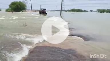 शाम्हो अकहा कुरहा: शाम्हो में बाढ़ के दौरान नाव और ट्रेक्टर ट्रोली हादसे से बचे, सीओ ने यात्रियों से की सावधानी बरतने की अपील