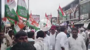 रतलाम नगर: मध्यप्रदेश कांग्रेस की 'वोट चोर, गद्दी छोड़' जनसमर्थन यात्रा शहर के प्रमुख मार्गों से निकाली गई
