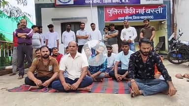 बीना: नानक वार्ड में चोरी की घटनाओं से परेशान युवाओं का नई बस्ती चौकी के बाहर प्रदर्शन, स्टाफ बढ़ाने की मांग