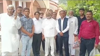 मथुरा: धनगर समाज ने डीएम ऑफिस में प्रमाण पत्र जारी करने की की मांग