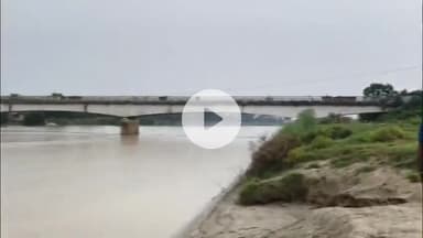 बलरामपुर: गणेश प्रतिमा विसर्जन स्थल राप्ती घाट का नगर पालिका परिषद बलरामपुर के अधिशासी अधिकारी ने किया निरीक्षण