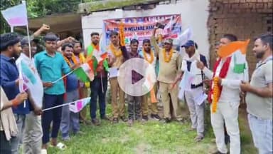 रजौली: ऑल ड्राइवर कल्याण संघ ने मनाया ड्राइवर दिवस, हाथों में तिरंगा लेकर निकाली रैली