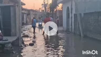 मुंगेर: जिले में खतरे के निशान से 4 सेमी नीचे बह रही गंगा, शहर के लाल दरवाजा बायपास रोड में घुसा पानी