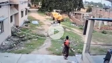 डोमचांच: नावाडीह में दबंगों द्वारा गैरमजरुआ जमीन पर अवैध निर्माण जारी, पुलिस के जाते ही काम शुरू, परिवार को धमकाया