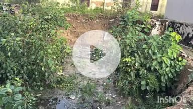 किशनगढ़: परासिया क्षेत्र में सरकारी स्कूल के पास कुएं में लोहे की जाली सहित दीवार ढही, मचा हड़कंप