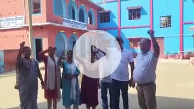 सुपौल: सुपौल में शिक्षकों का प्रदर्शन, नई पेंशन स्कीम के खिलाफ काला बिल्ला लगाकर पुरानी पेंशन बहाली की मांग