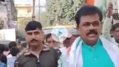 गया टाउन सीडी ब्लॉक: पटना में राहुल तेजस्वी वोटर अधिकारी यात्रा के समापन में गया से शामिल हुए हजारों कार्यकर्ता