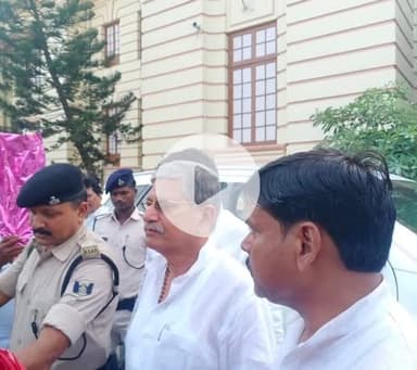 जदयू के पूर्व राष्ट्रीय अध्यक्ष सह केंद्रीय मंत्री श्री राजीव रंजन सिंह उर्फ ललन बाबू को जन्मदिन की हार्दिक  बधाई ।