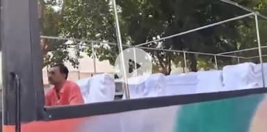 पटना ग्रामीण: गांधी मैदान में वोटर अधिकार यात्रा के लिए ओपन बस तैयार, इसी पर सवार होंगे राहुल-तेजस्वी