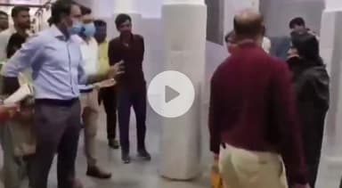 सागर नगर: सागर कलेक्टर संदीप जी आर ने देर रात जिला अस्पताल का निरीक्षण किया