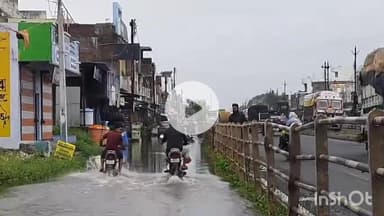 जावरा: फोरलेन का सर्विस लेन प्रतिवर्ष बारिश में बनता तालाब घरों में घुसता पानी जवाबदारों की है लापरवाही
 #Jansamasya